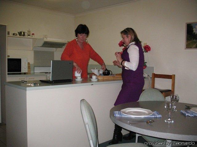 ランプライター モーテル&アパートメント オークリー 部屋 写真
